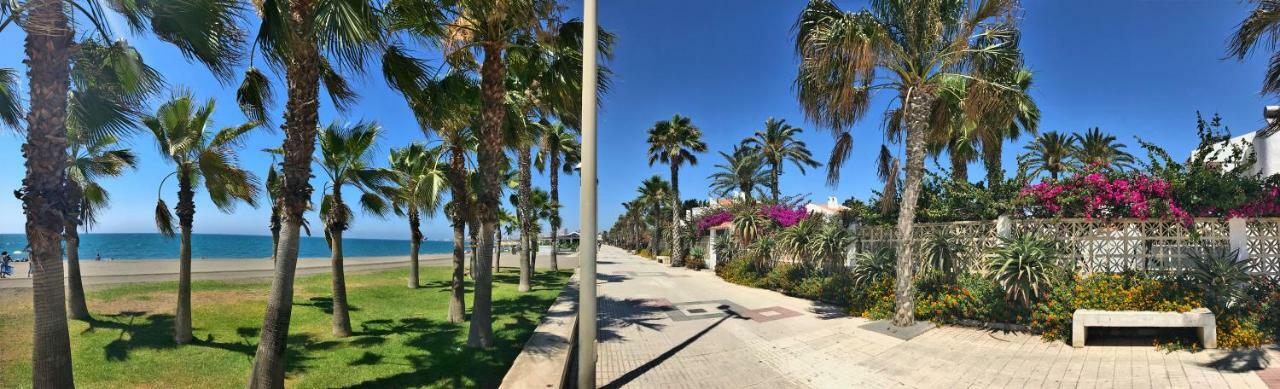 Beachfront Oasis In Costa Del Sol. Caleta de Vélez Exterior foto